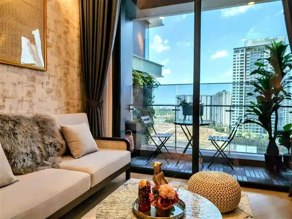 Properties 3 Luxury apartment for rent, pool view in Lumiere Riverside District 2