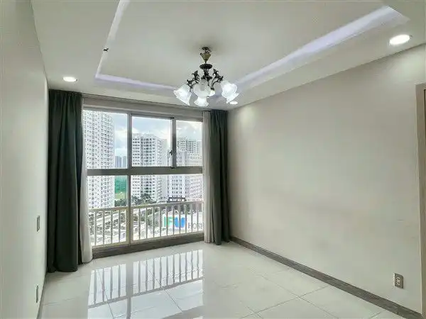 Scenic Valley 2 apartment for rent with basic furniture, high floor 1 Scenic Valley 2 apartment for rent with basic furniture, high floor