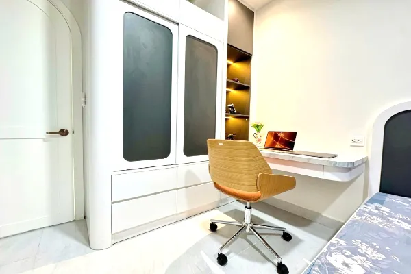 New 46m² Sunrise Riverside Apt - Ideal Home Office